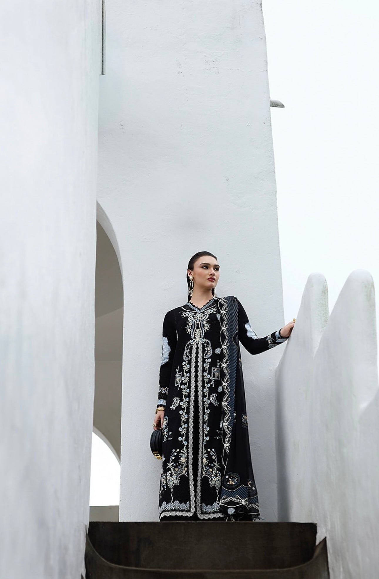 BLUEBERRY EMBROIDERED SUIT